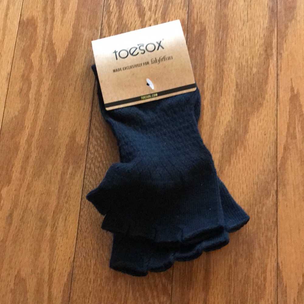 NWT ToeSox half toe low rise size 5-10 yoga socks